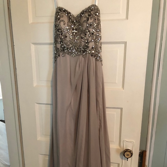 Beautiful Mother of the bride gown - Picture 2 of 7